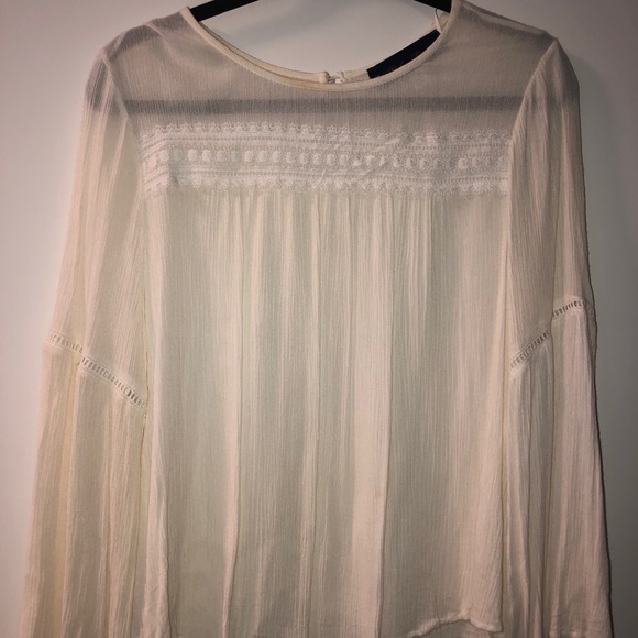 3/$20 • FRANCESCAS BLOUSE!!! - Picture 1 of 4